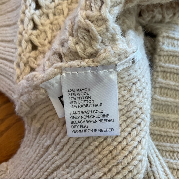 Ann Taylor Loft Women’s Sweater, Sz S - Picture 5 of 5